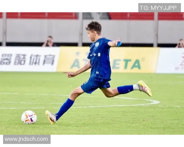 足球明星因参与非法抽卡事件引发舆论热议背后真相揭秘