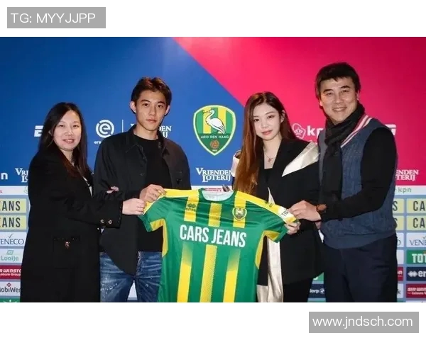 陈冠希与足球明星亲密互动视频曝光引发粉丝热议与追捧